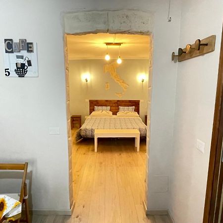 Trevisani Central Station Apartment Bari Exteriör bild